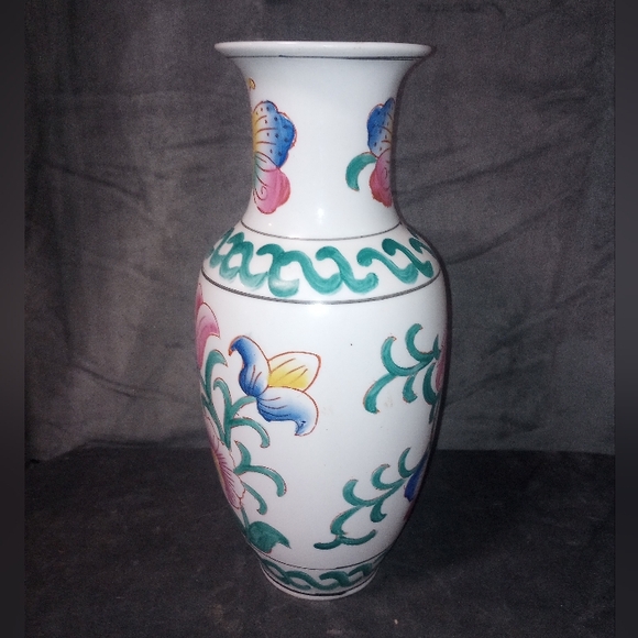 Vintage Chinoiserie Floral & Butterflies Ceramic Vase w Pink Green Accents EUC - Picture 6 of 11